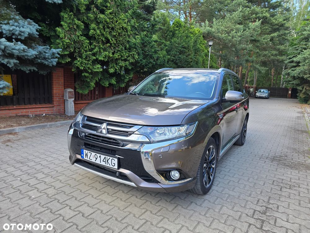 Mitsubishi Outlander - 3