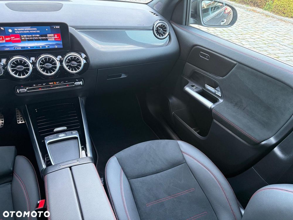 Mercedes-Benz GLA 2024