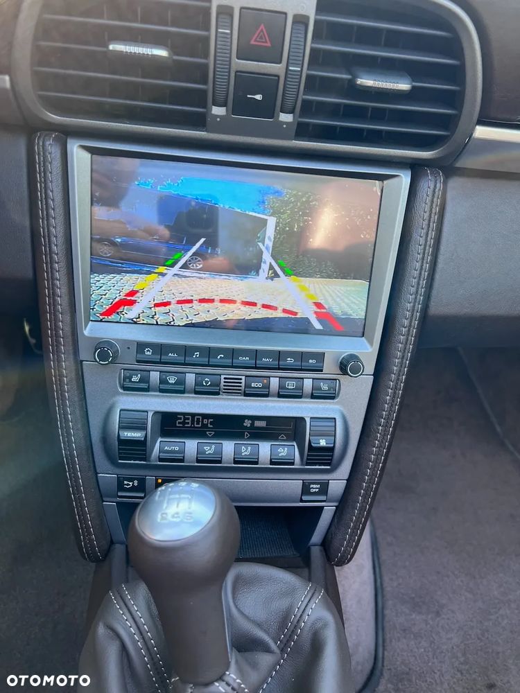 Porsche 911 Carrera - 28