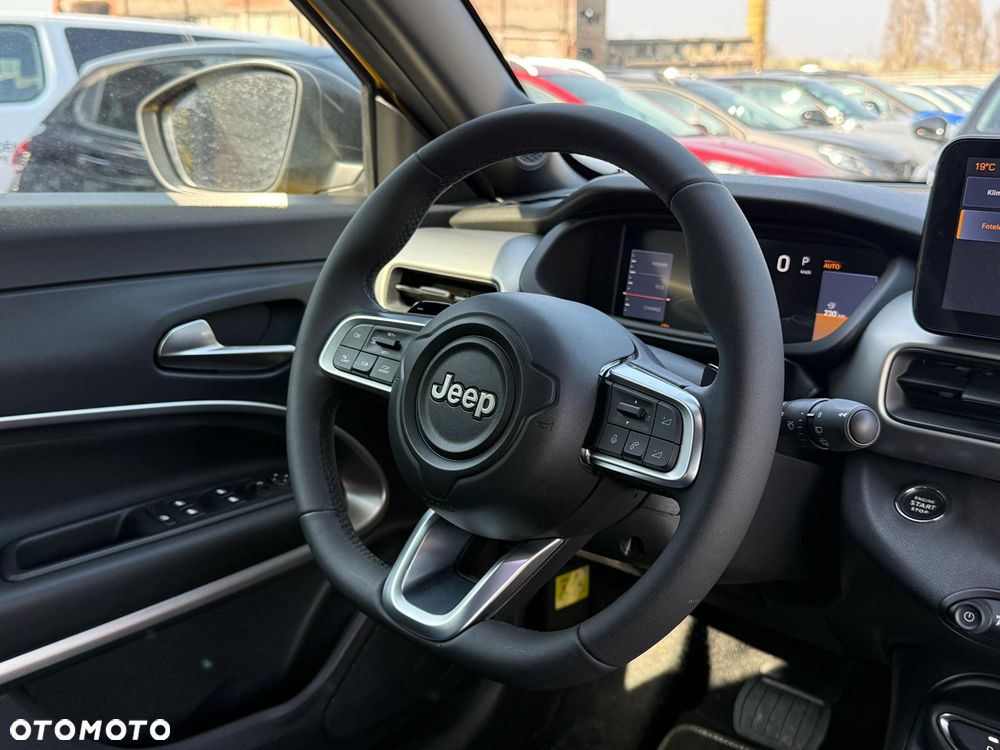 Jeep Avenger 1.2 T3 mHEV Overland 4xe eDCT6 - 27