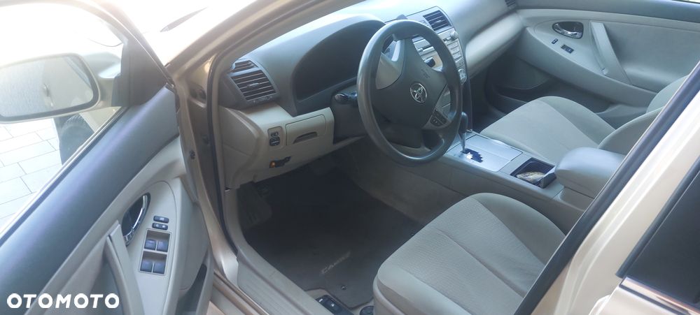 Toyota Camry 2.5 SE - 7