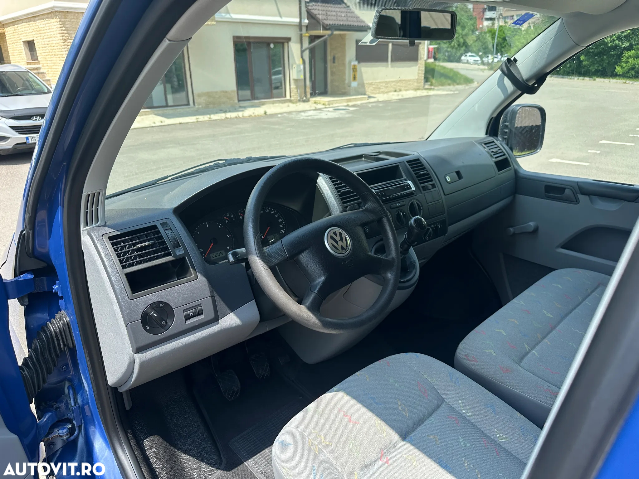 Volkswagen Transporter - 11