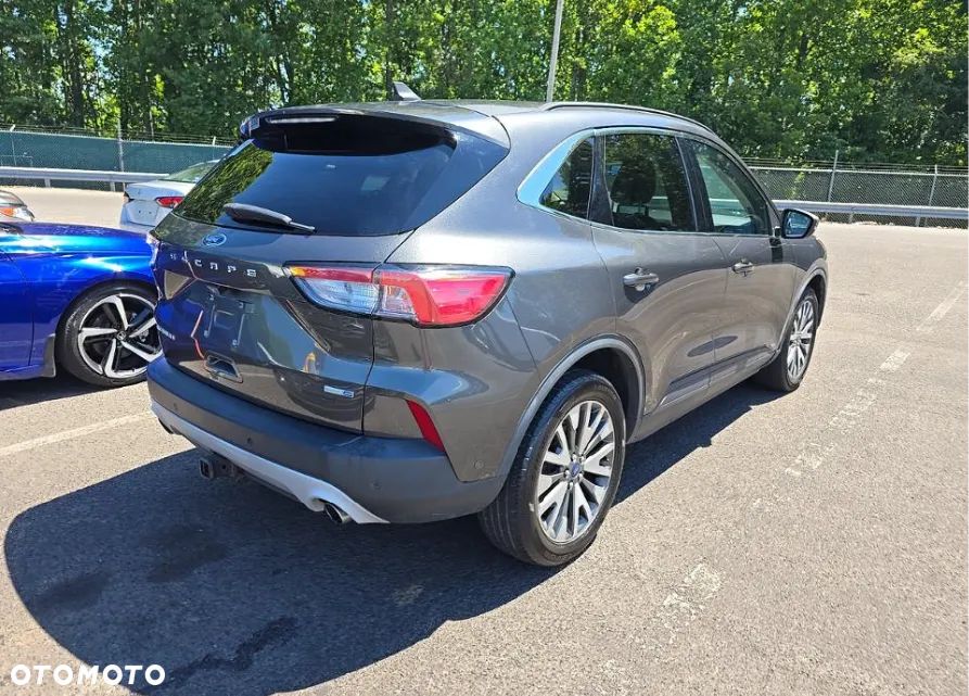 Ford Kuga 2.0 EcoBoost 4x4 Titanium - 4