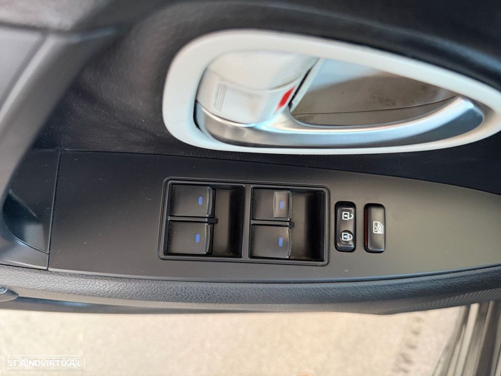 Toyota Avensis SW - 12