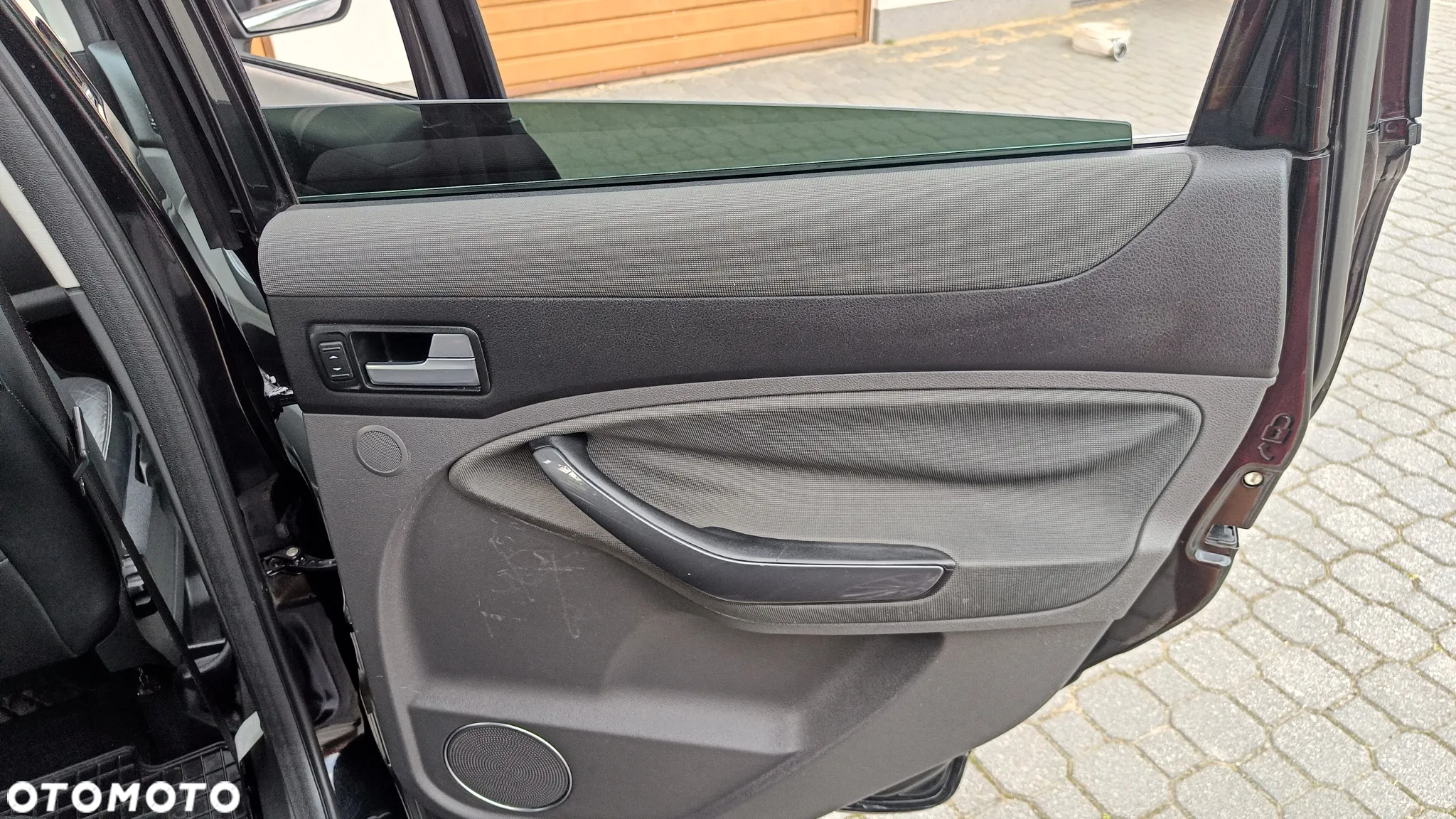 Ford Kuga 2.0 TDCi 4x4 Titanium - 27