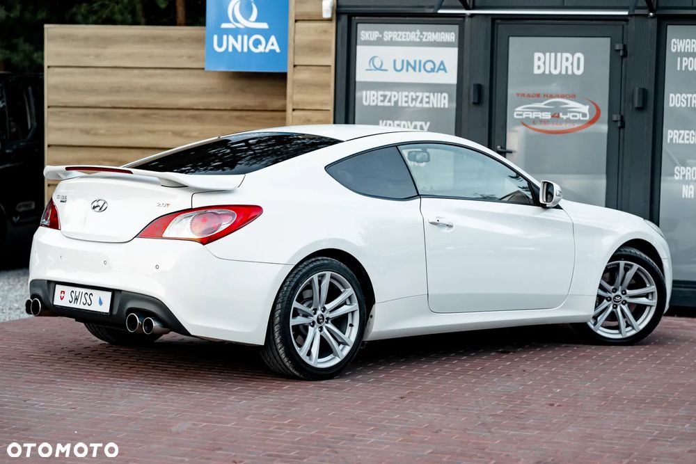 Hyundai Genesis Coupe - 16