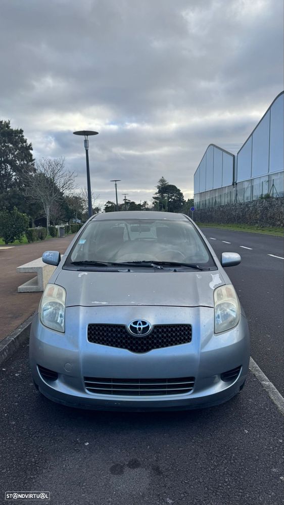 Toyota Yaris 1.0 VVT-i - 1