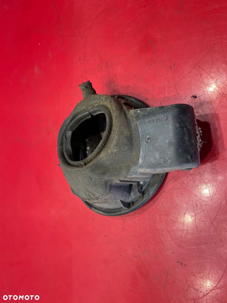 VW Passat B6 kombi klapka wlewu paliwa - 3