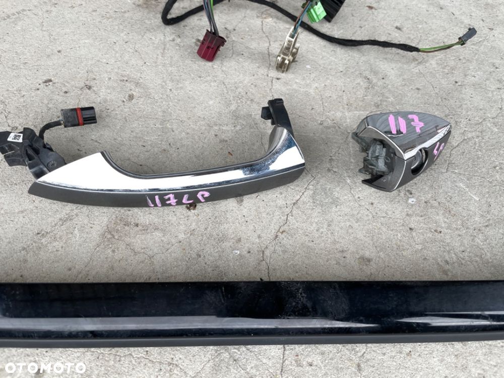Mercedes CLA W117 zamek w drzwi lewe listwa klamka key less go podnośnik instalacja głośnik - 10