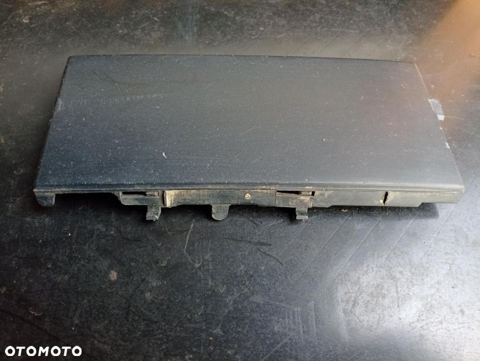 BMW 5 E34 zaślepka przedniego zderzaka 1973718B oem - 2