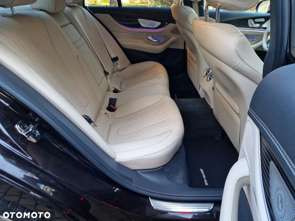 Mercedes-Benz CLS - 9