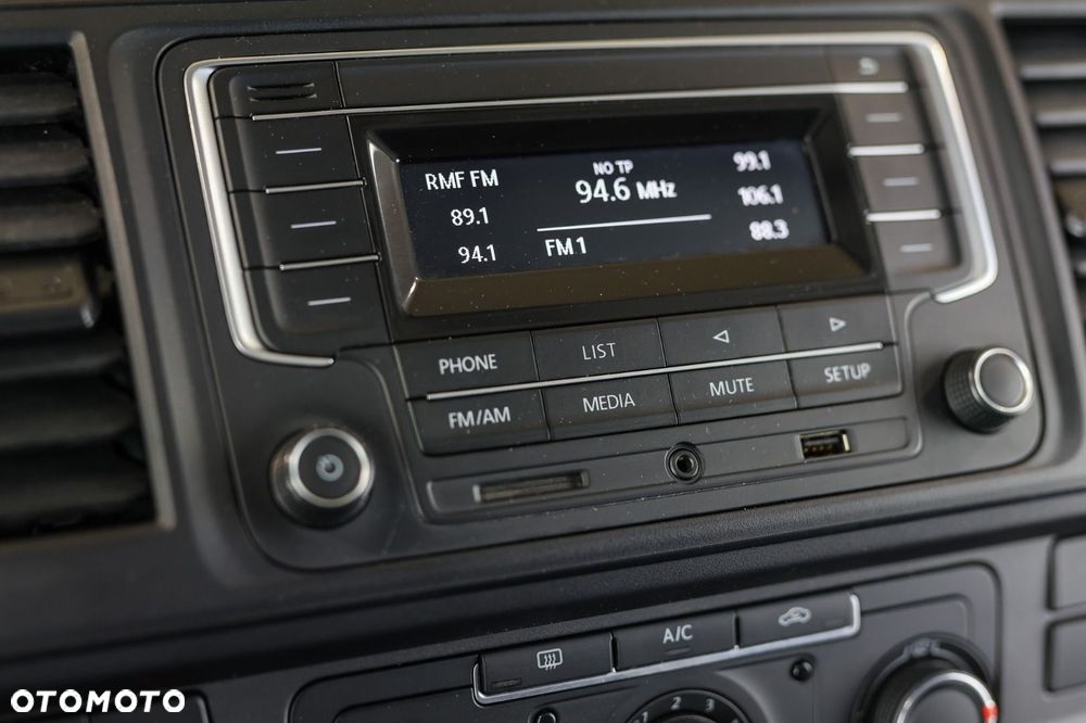 Volkswagen Transporter - 24