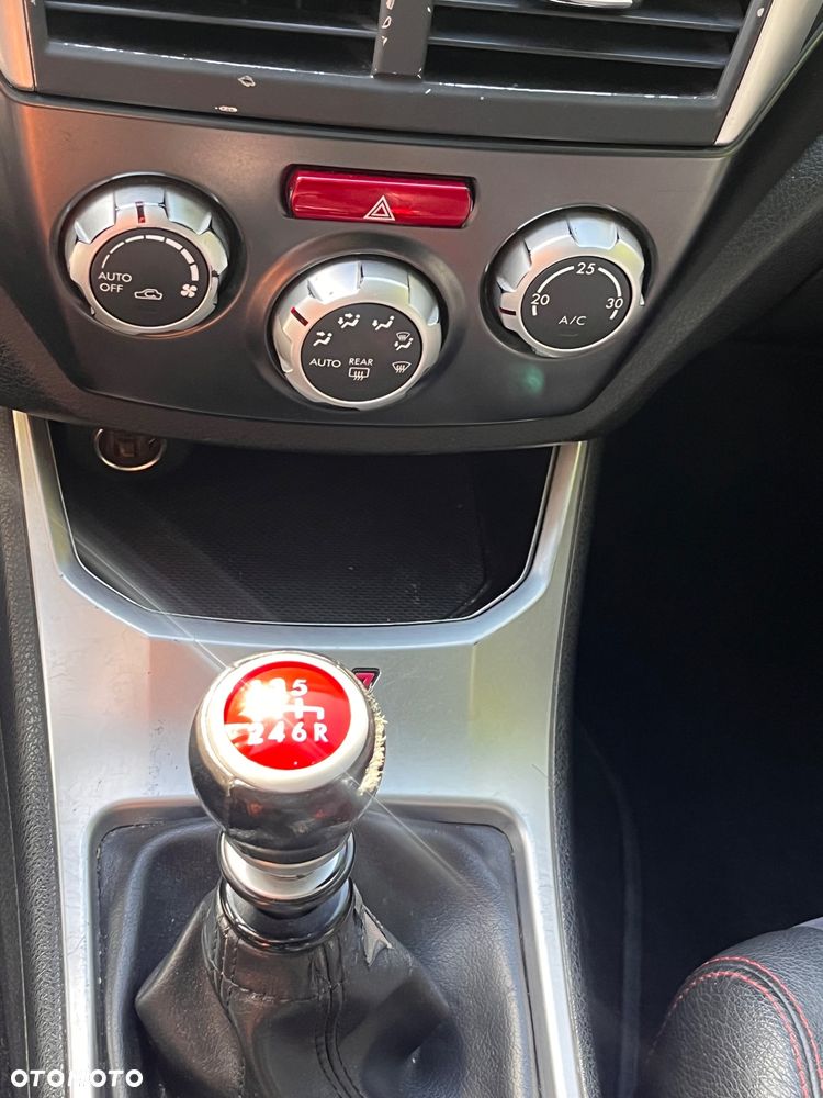 Subaru Impreza STI - 28