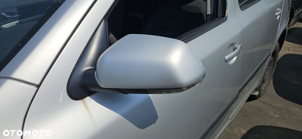 SKODA OCTAVIA II  04-08 1.9 TDI BKC - OSLONA PRZECIWSLONECZNA LEWA PRAWA - 18
