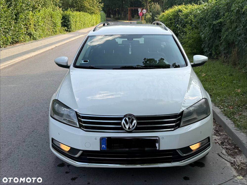 Volkswagen Passat - 1