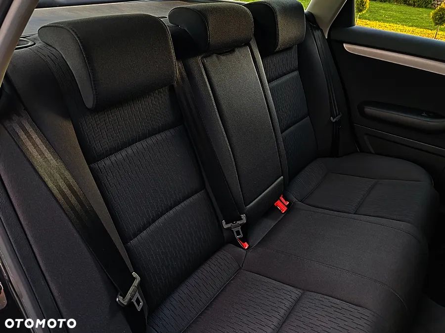 Audi A4 Avant 2.0 TDI - 28