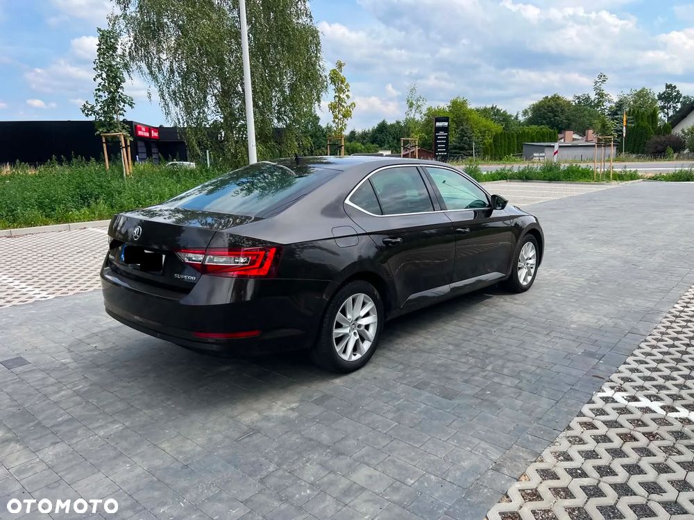 Skoda Superb 2.0 TDI Style DSG - 3