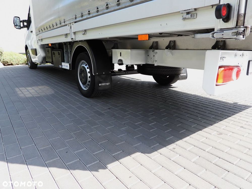 Renault MASTER PLANDEKA 8 PALET WEBASTO TEMPOMAT LEDY PNEUMATYKA KLIMATYZACJA  165KM - 17