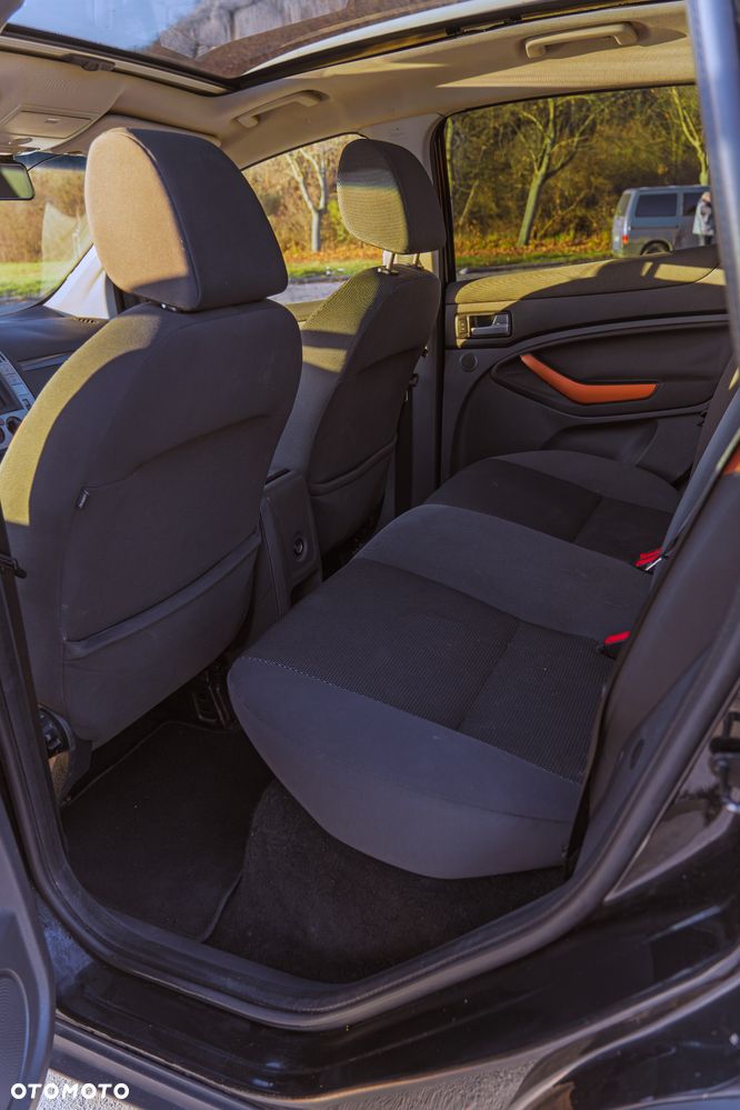 Ford Kuga 2.0 TDCi 4x4 Trend - 12