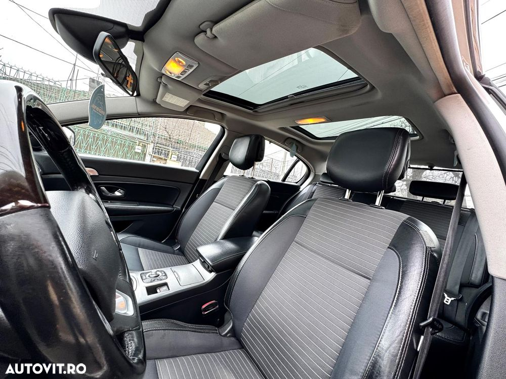 Renault Latitude 2.0 dCi Luxury - 4