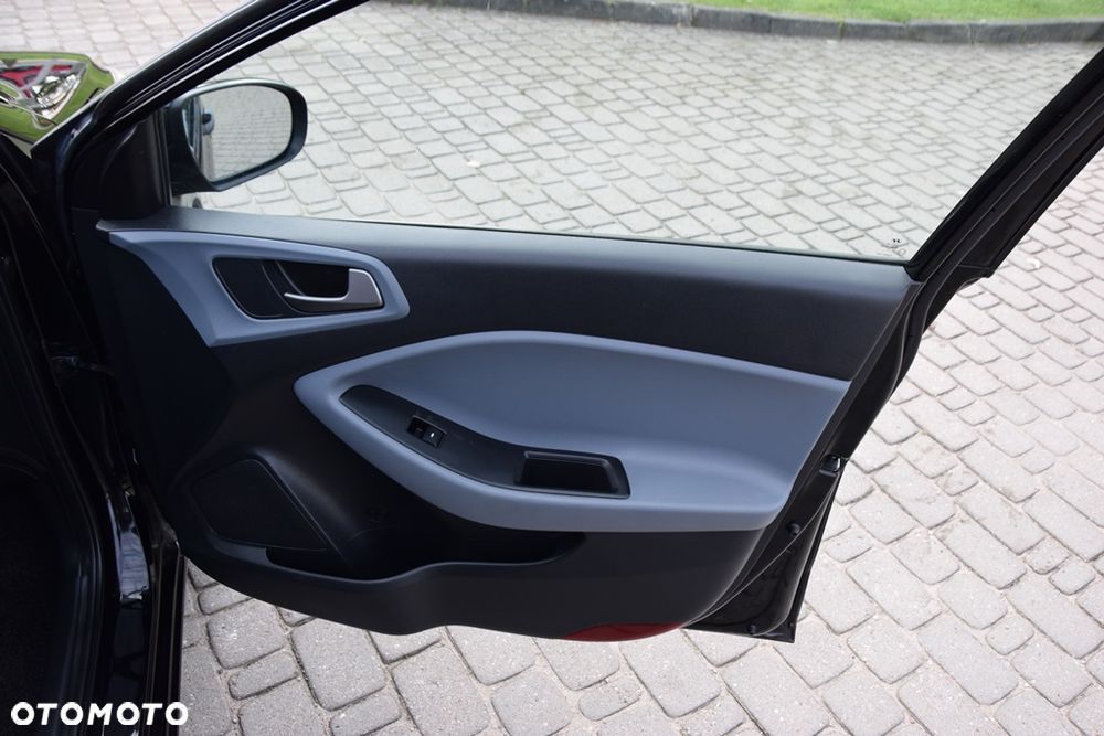 Hyundai i20 1.2 Pure - 22