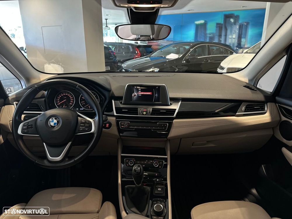 BMW 216 Active Tourer d Line Sport - 26