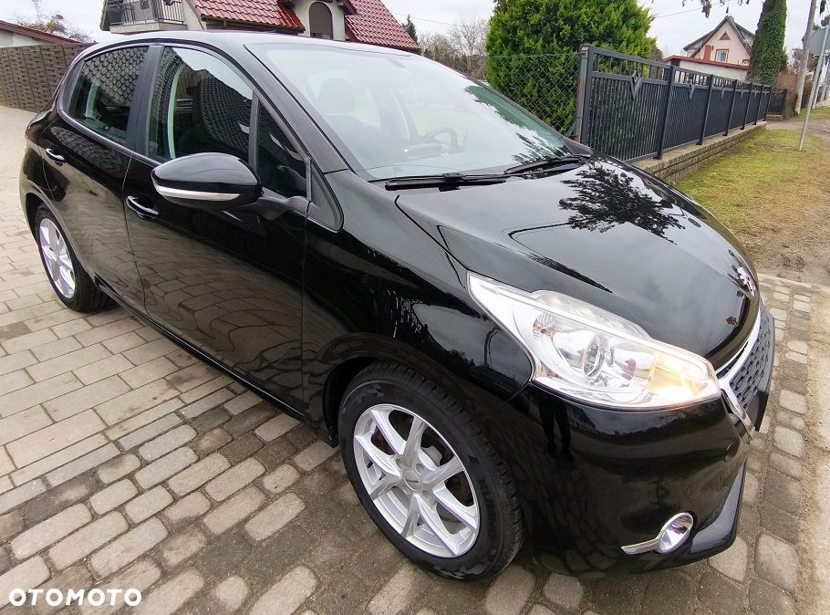 Peugeot 208 82 PureTech Style - 1