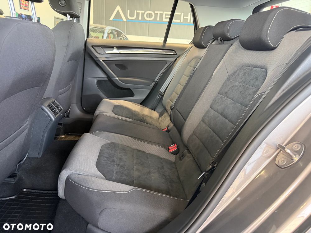 Volkswagen Golf 1.4 TSI BMT Comfortline - 17