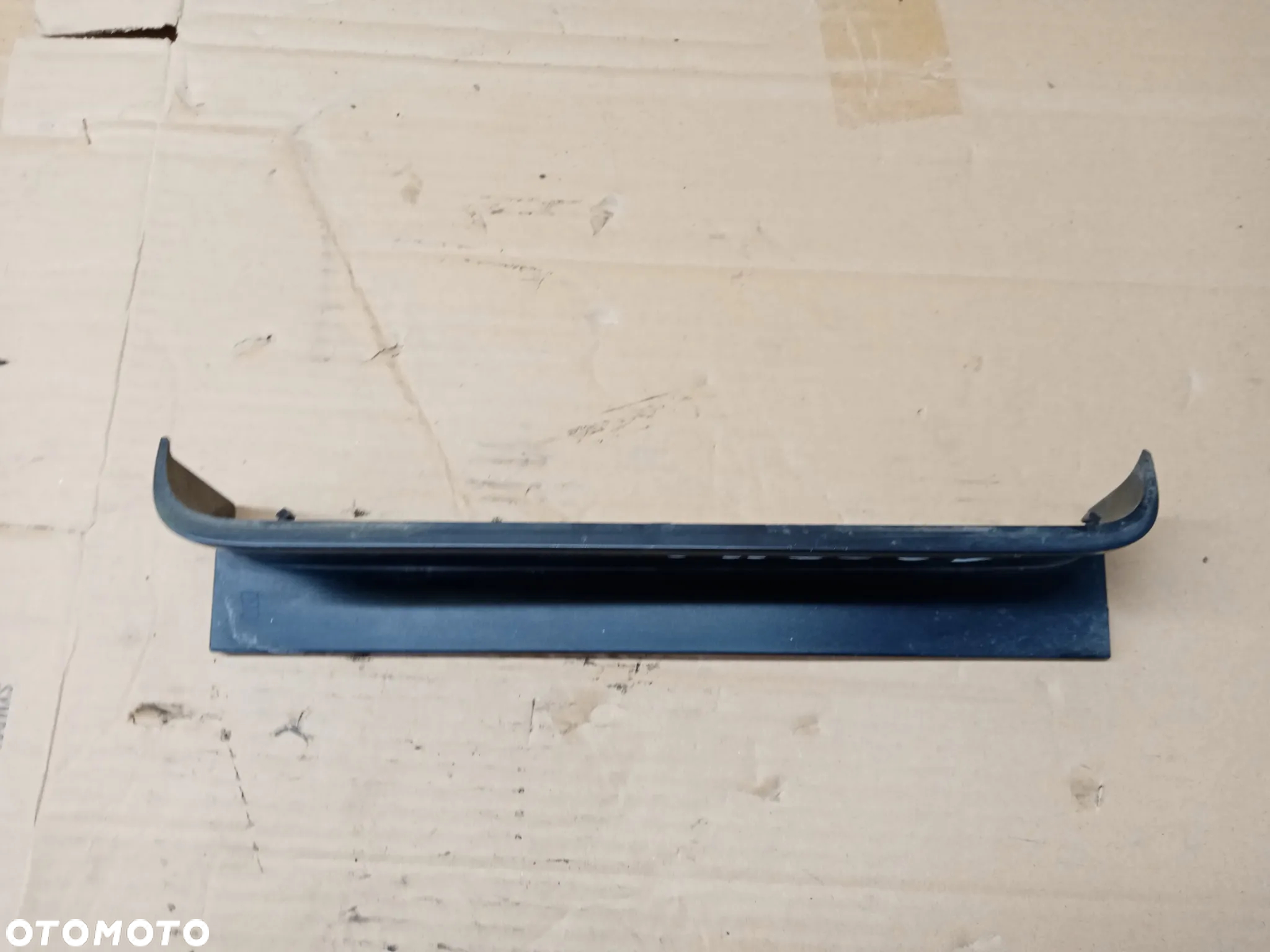 Osłona zaślepka lampy lewy tył VW Caddy III 2K0945311C 2K0945095C - 2