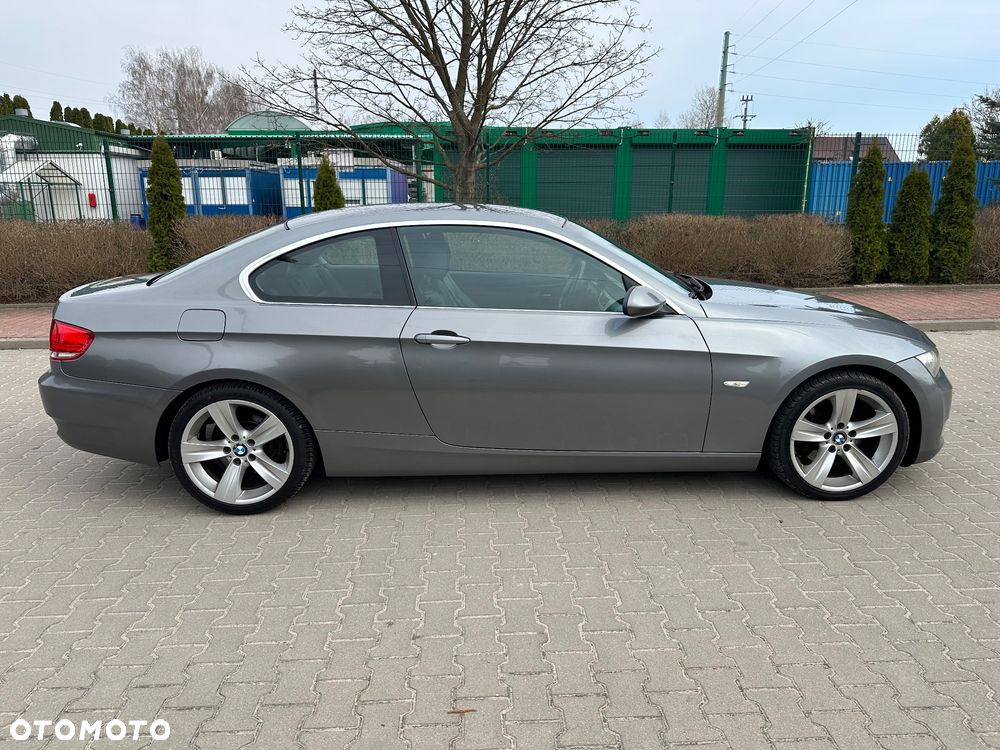 BMW Seria 3 325i - 7