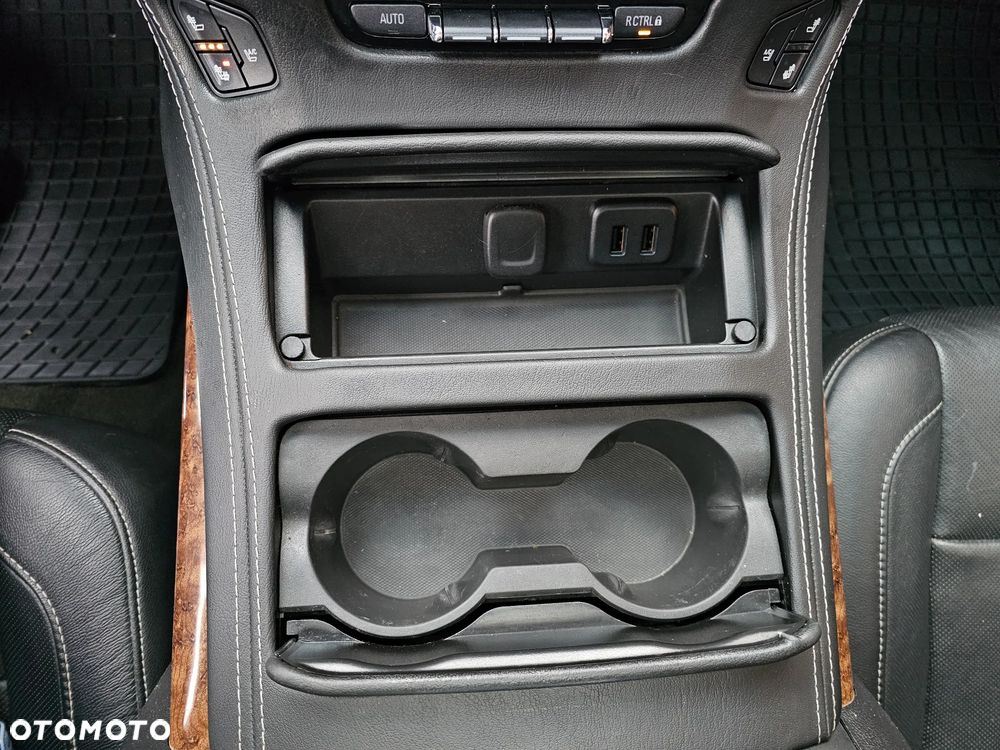 Chevrolet Suburban - 30