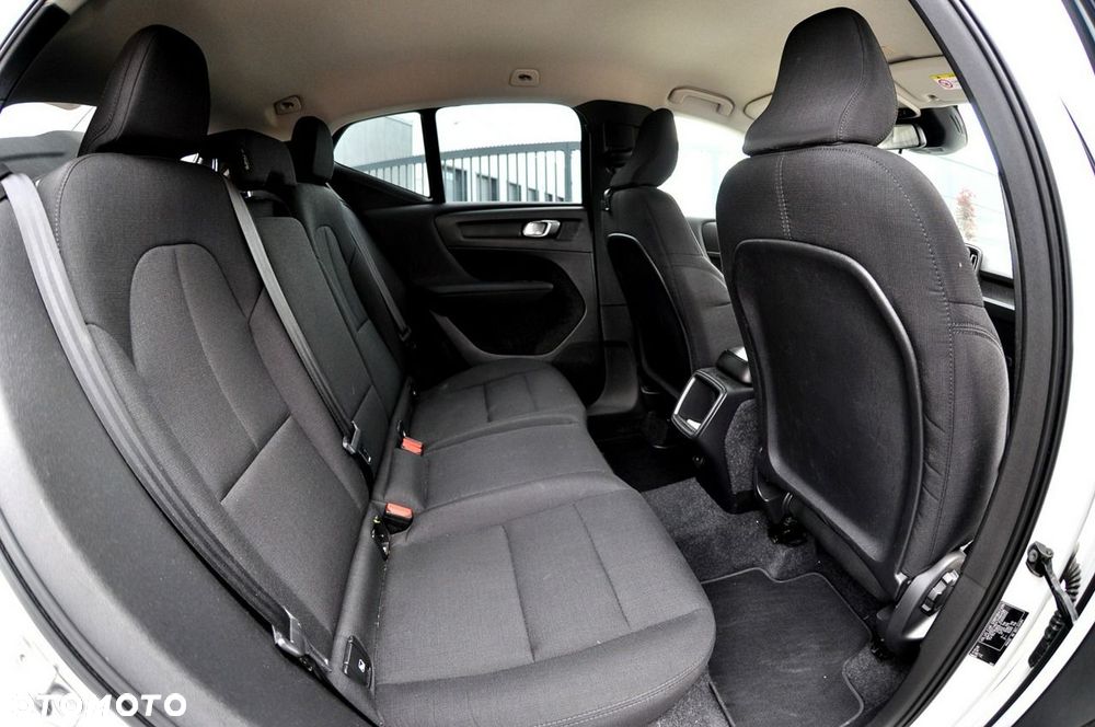 Volvo XC 40 T3 Geartronic Momentum - 19