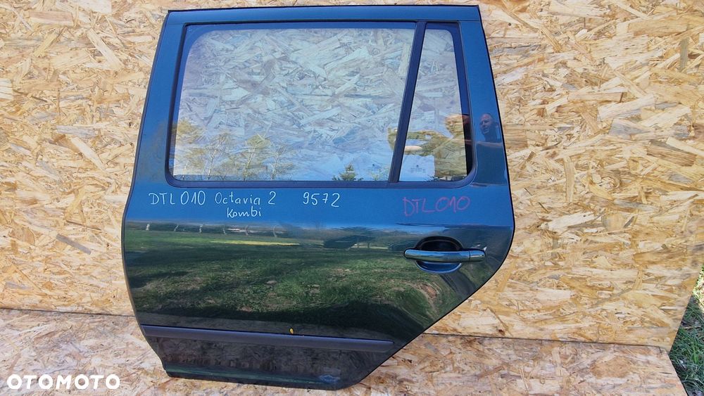 SKODA OCTAVIA 2 II KOMBI DRZWI TYŁ TYLNE LEWE LEWA KOD LAK.9572 - 1