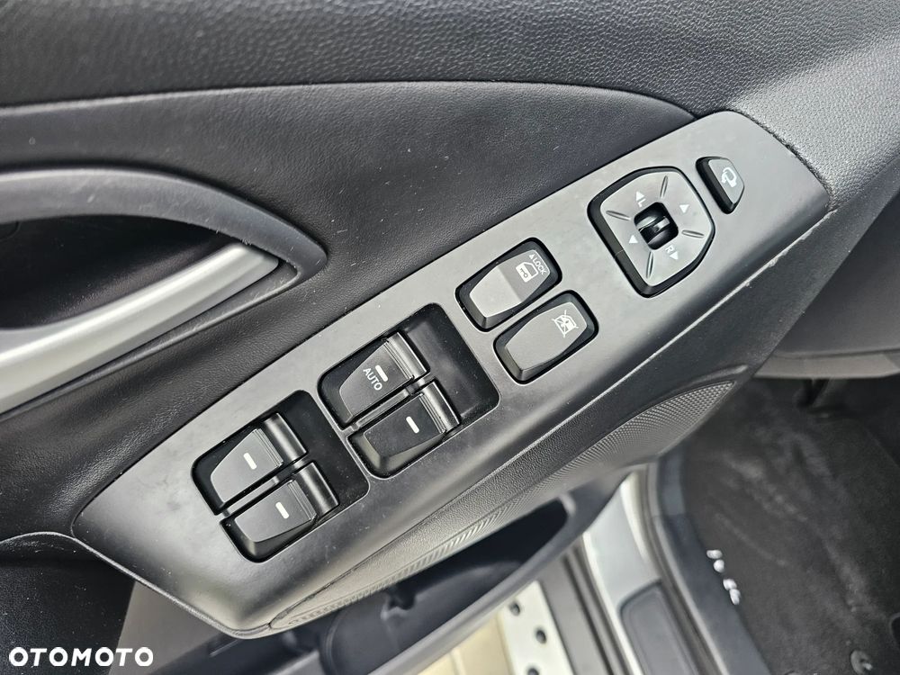 Hyundai ix35 2.0 CRDi 4WD Automatik Premium - 22