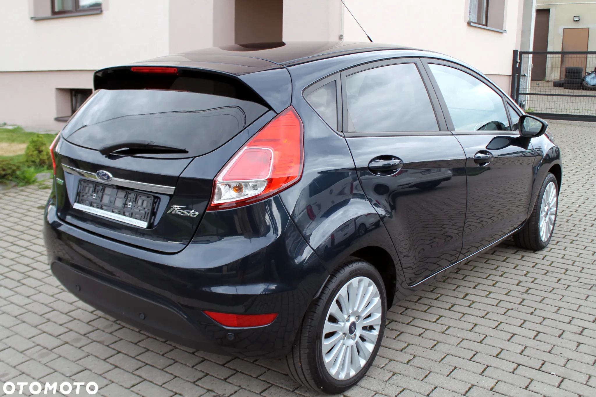Ford Fiesta 1.0 EcoBoost S&S TREND - 4