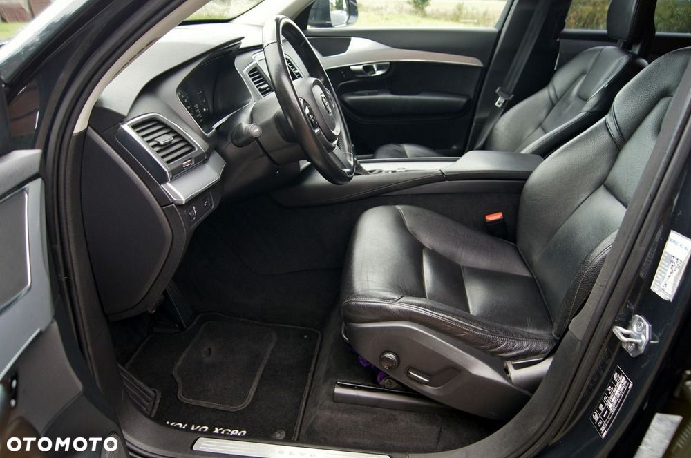 Volvo XC 90 D5 AWD Geartronic Momentum - 11