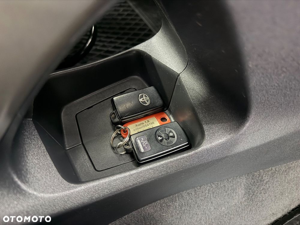 Toyota Auris 1.6 VVT-i Prestige MM - 6