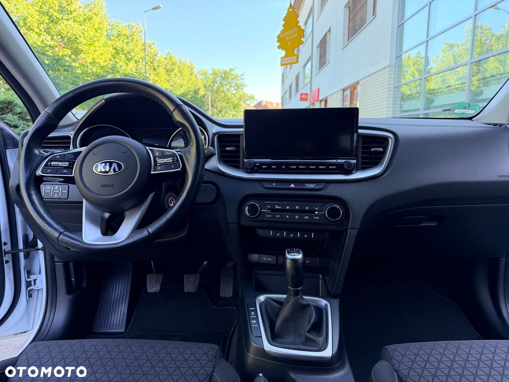 Kia Ceed 1.6 CRDi SCR L Business Line - 24