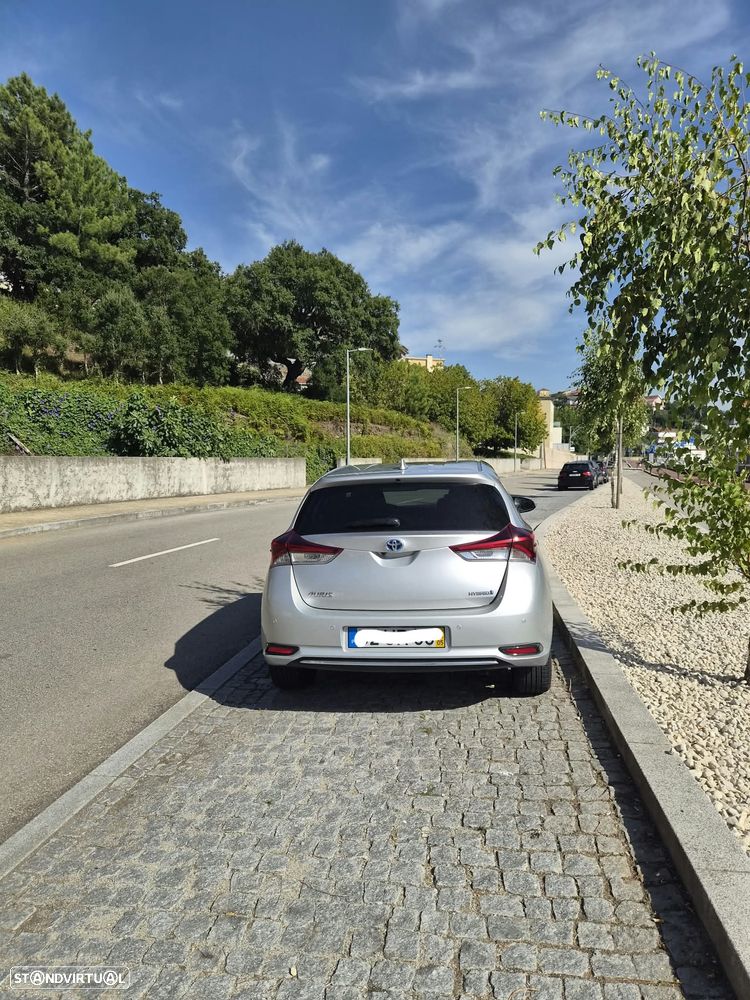 Toyota Auris 1.8 HSD Comfort +P.Techno+P.Sport - 3