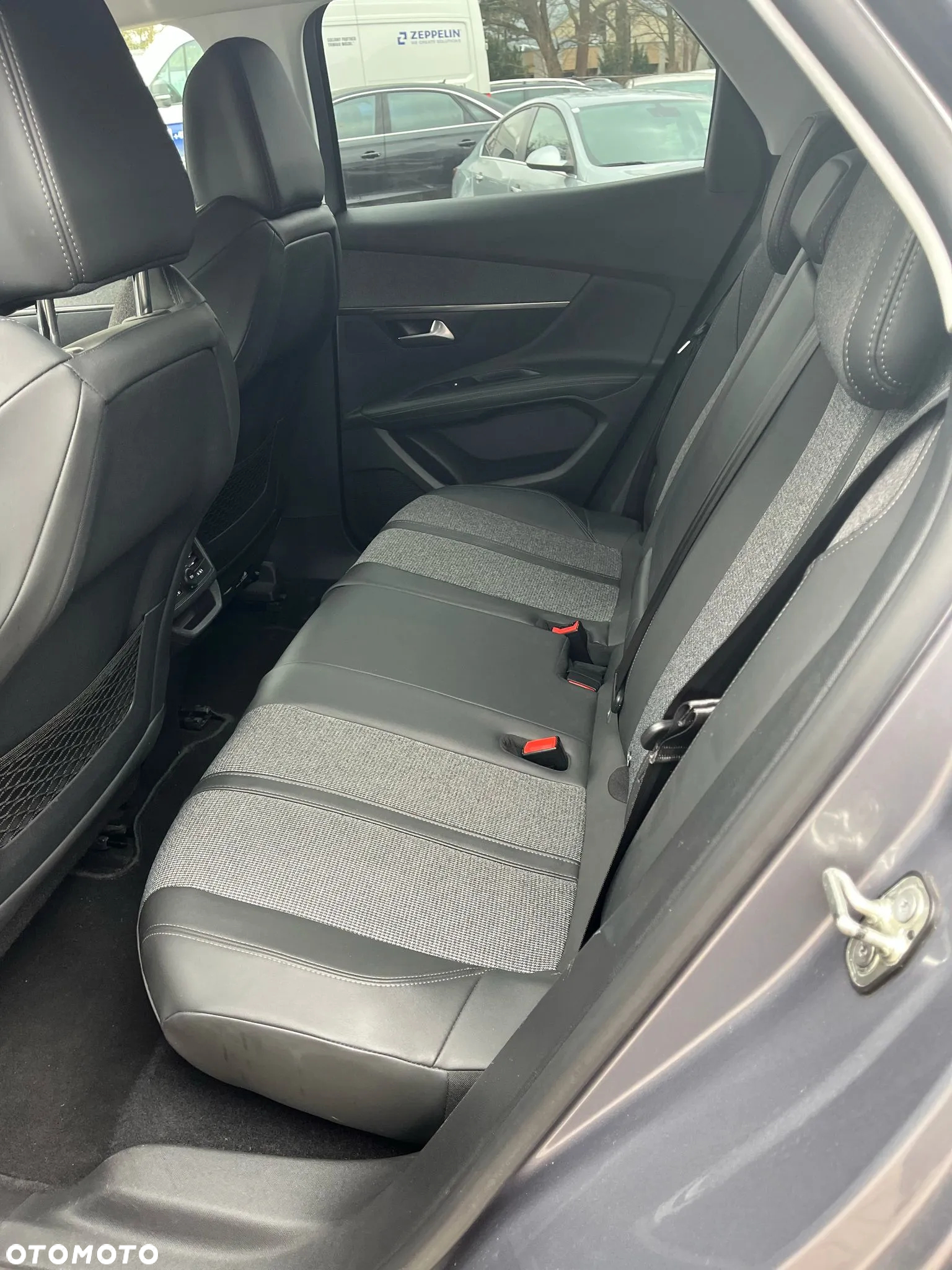 Peugeot 3008 PureTech 130 Stop & Start GPF EAT8 Allure - 31