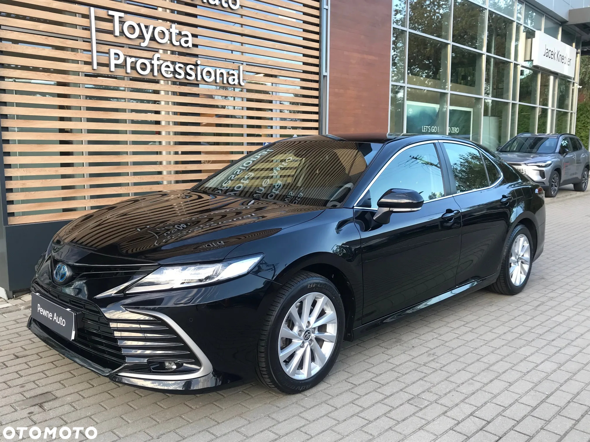 Toyota Camry 2.5 Hybrid Comfort CVT - 2