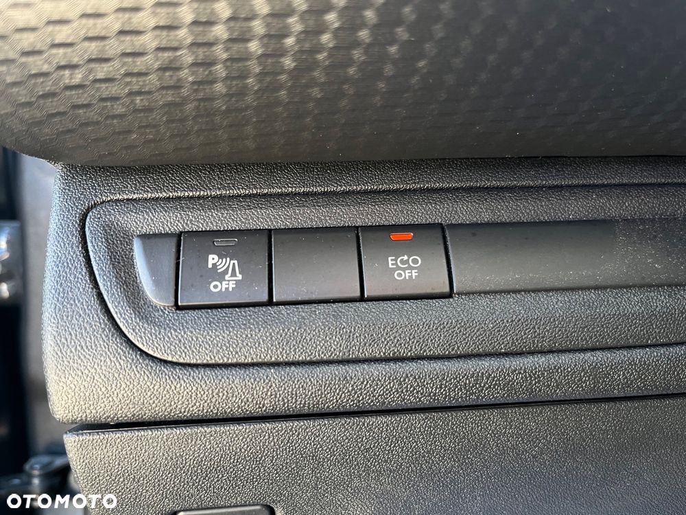 Peugeot 2008 PureTech 130 Allure - 12