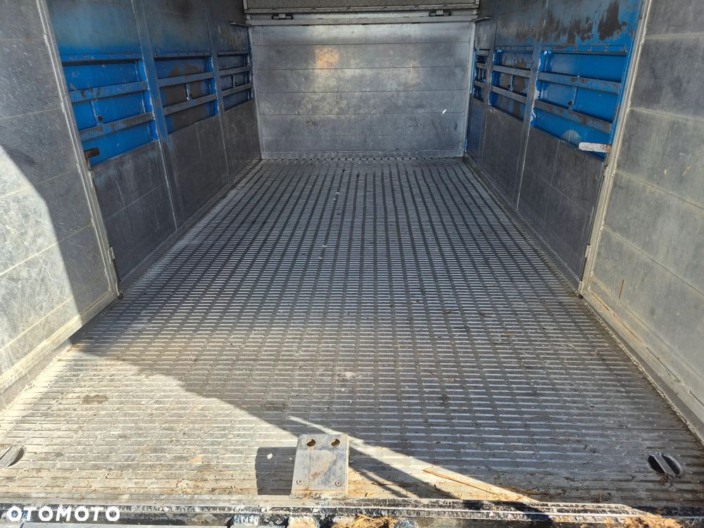 Iveco DAILY 40C18 180KM DO PRZEWOZU ZWIERZAT BYDŁA KONIOWÓZ - 16