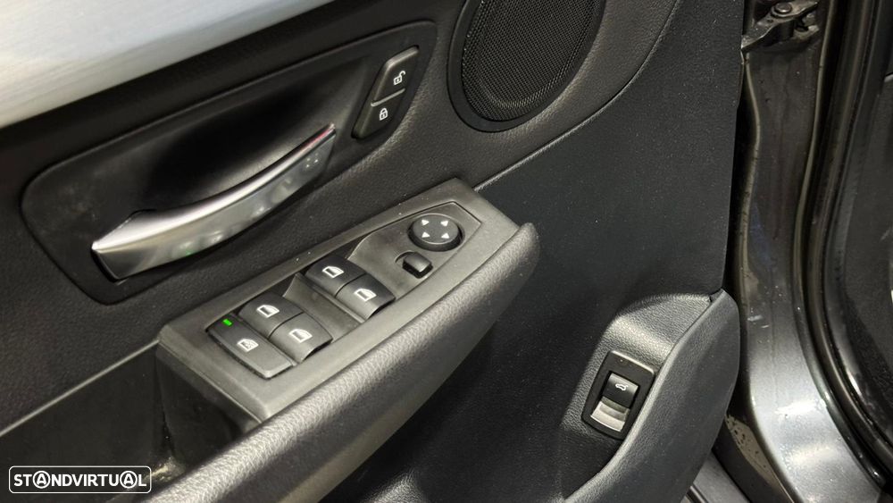 BMW 216 Active Tourer d Advantage Auto - 17