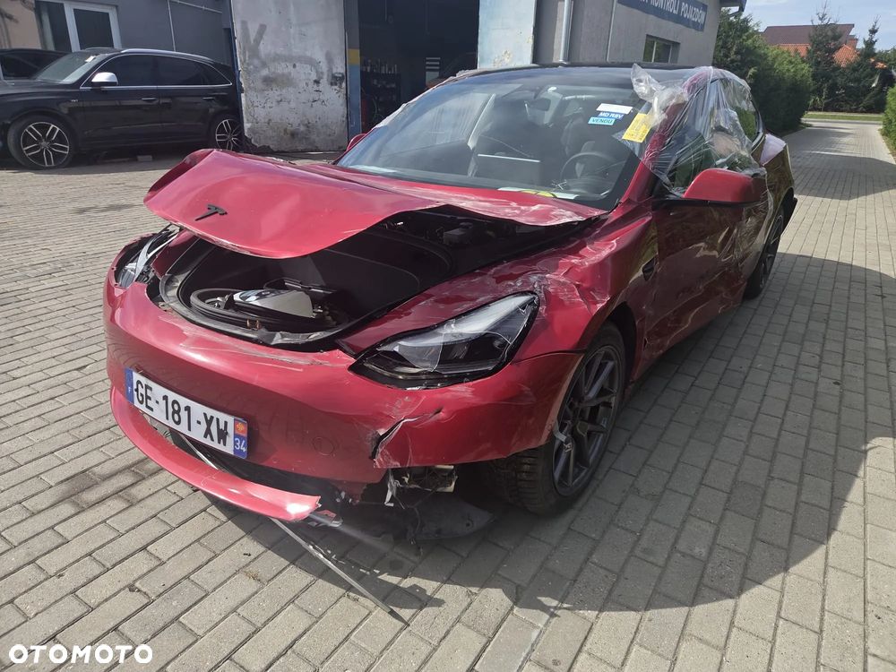 Tesla Model 3 - 6