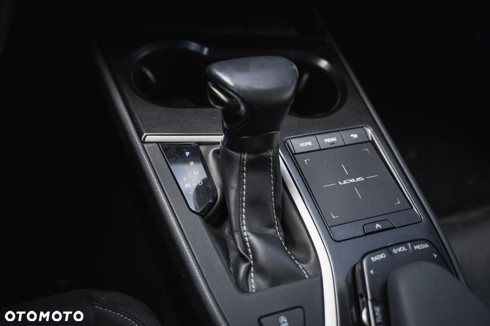 Lexus UX - 26