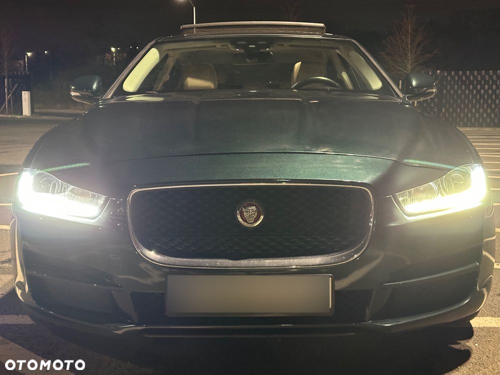 Jaguar XE 2.0 D Prestige - 1