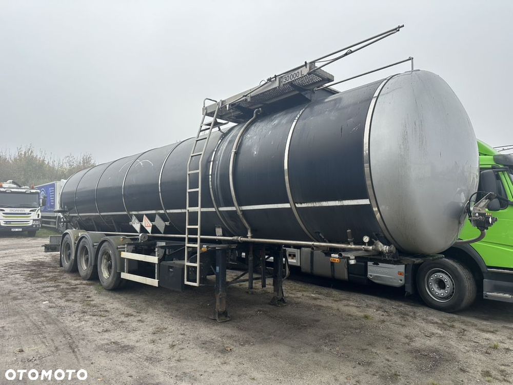 Lag 0-3-39 T CYSTERNA DO Bitumu Ropopochodnych 30 tys Litrow