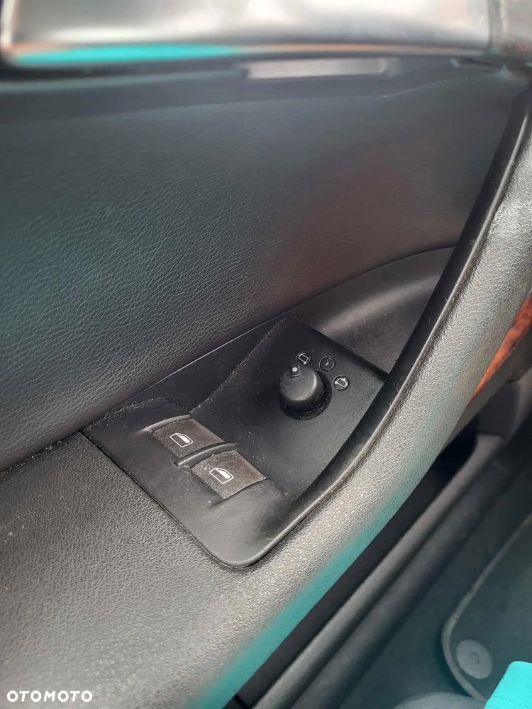 Audi A3 3-drzwiowe 2.0 FSI Ambiente - 25