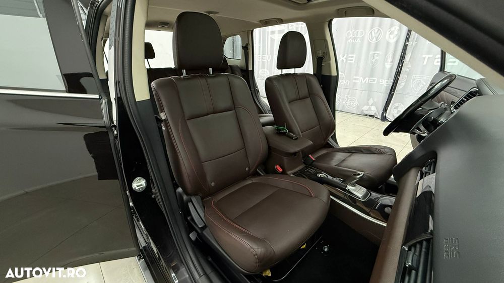 Mitsubishi Outlander 2.0 4WD Plug-In Hybrid - 34